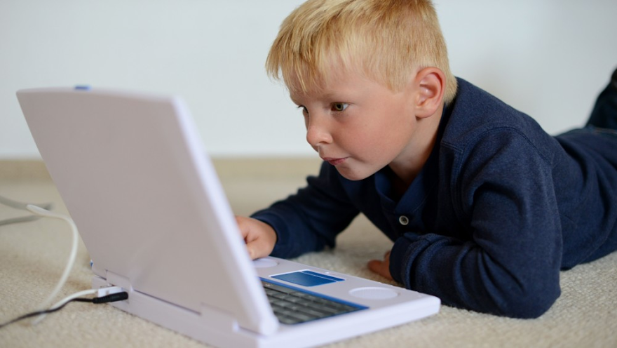 Nazvao ga je: “Najgluplje dijete na svijetu”. Ali, nitko nije očekivao da će reći OVO!